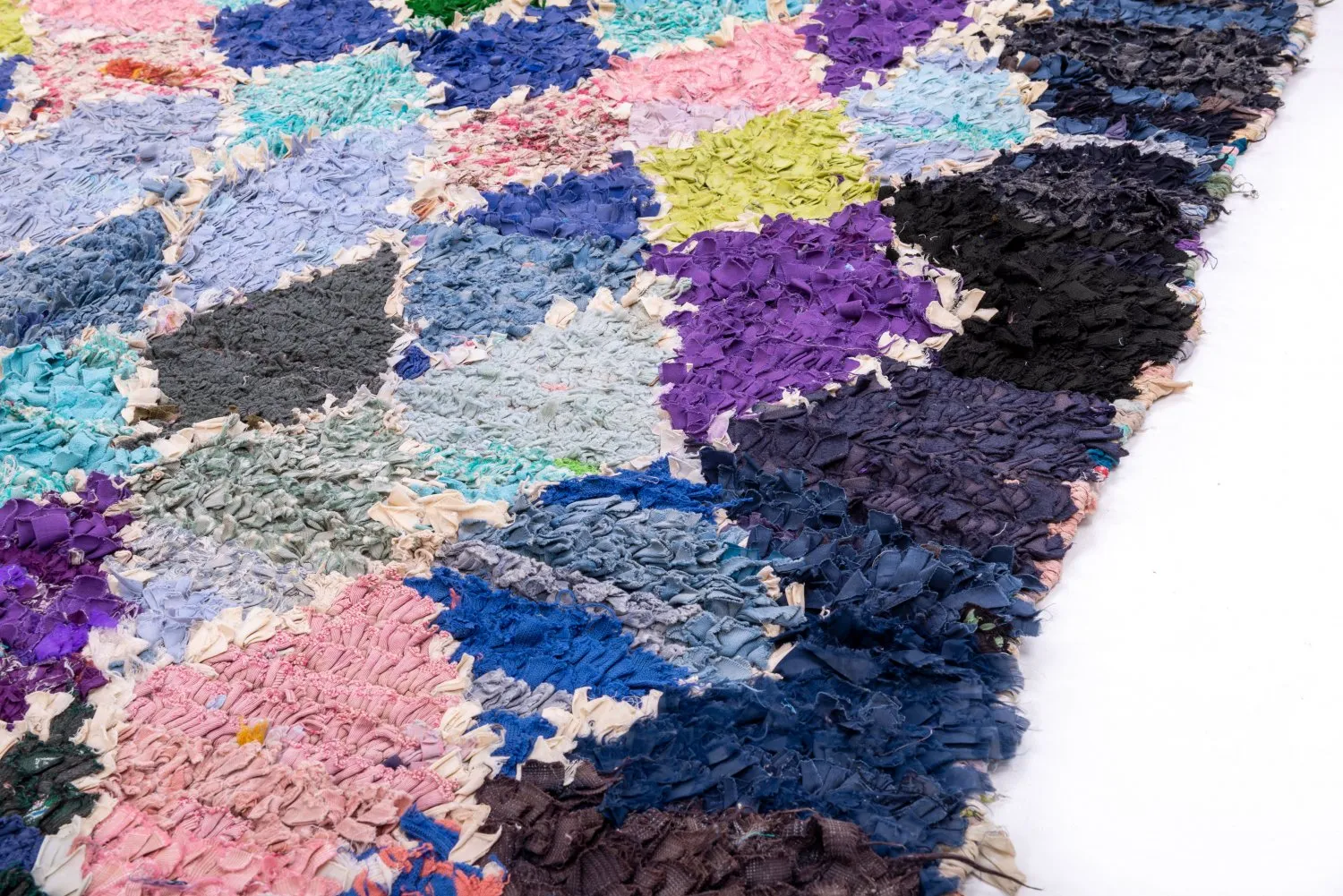 Marokkanischer Berber Teppich Boucherouite 215 x 135 cm