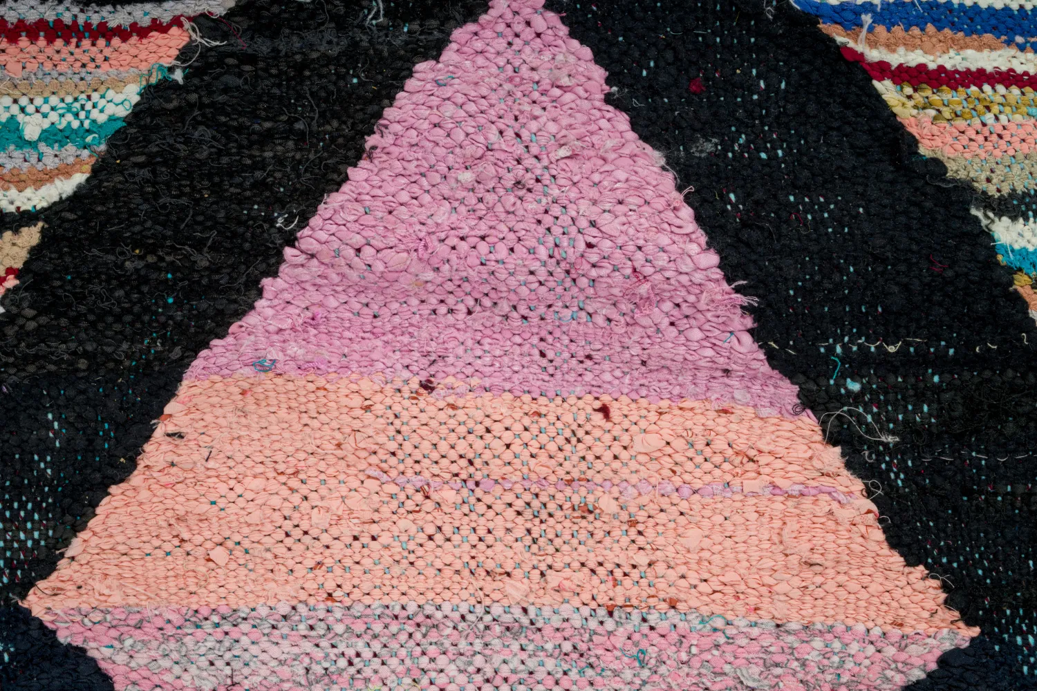 Tapis berbère marocain Boucherouite 140 x 255 cm