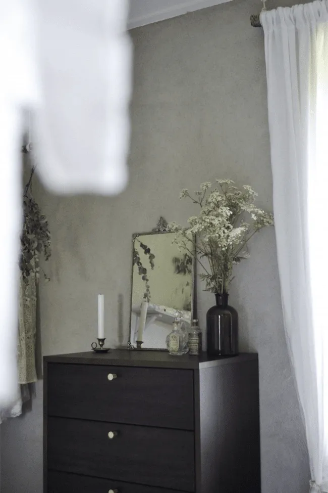 Commode - Prime - 5 lådor (noyer/laiton)