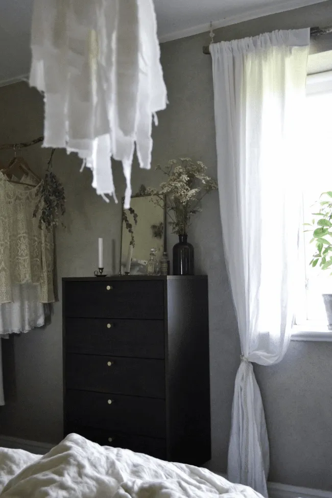 Commode - Prime - 5 lådor (noyer/laiton)
