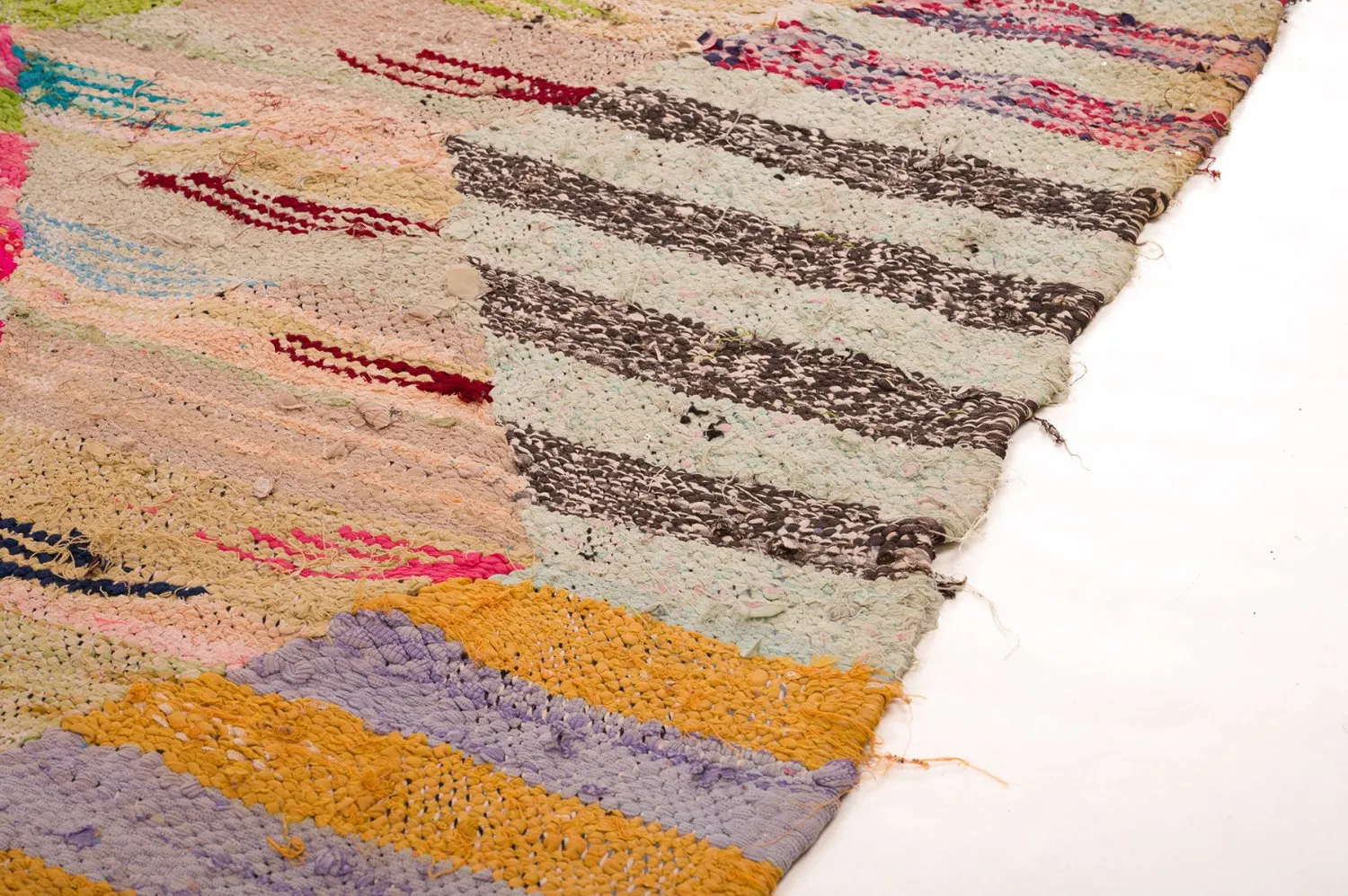 Tapis berbère marocain Boucherouite 140 x 250 cm