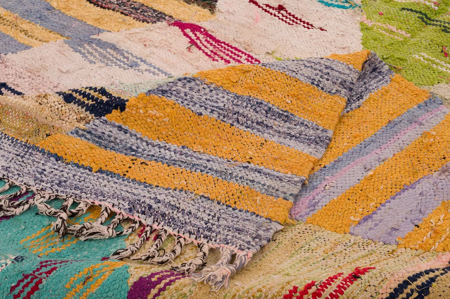 Tapis berbère marocain Boucherouite 140 x 250 cm