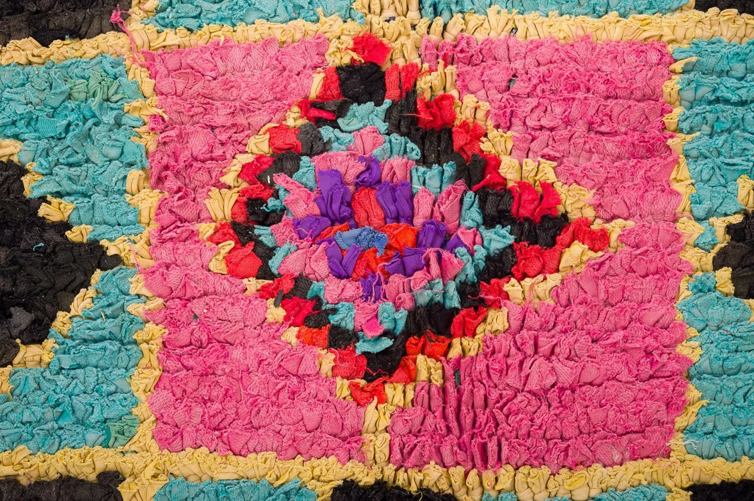 Marokkanischer Berber Teppich Boucherouite 135 x 315 cm