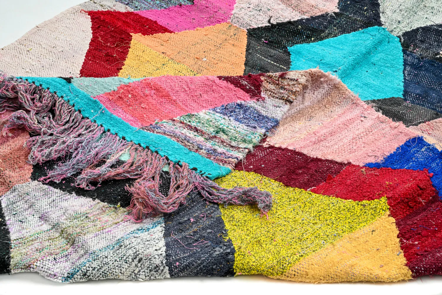 Tapis berbère marocain Boucherouite 140 x 260 cm