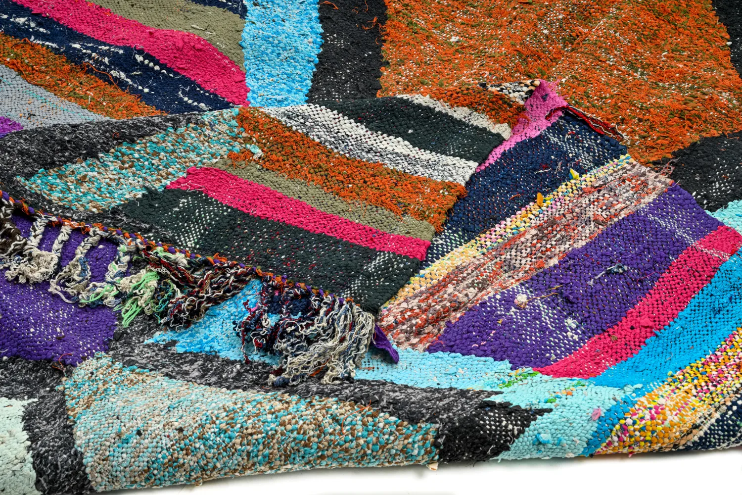 Tapis berbère marocain Boucherouite 135 x 235 cm