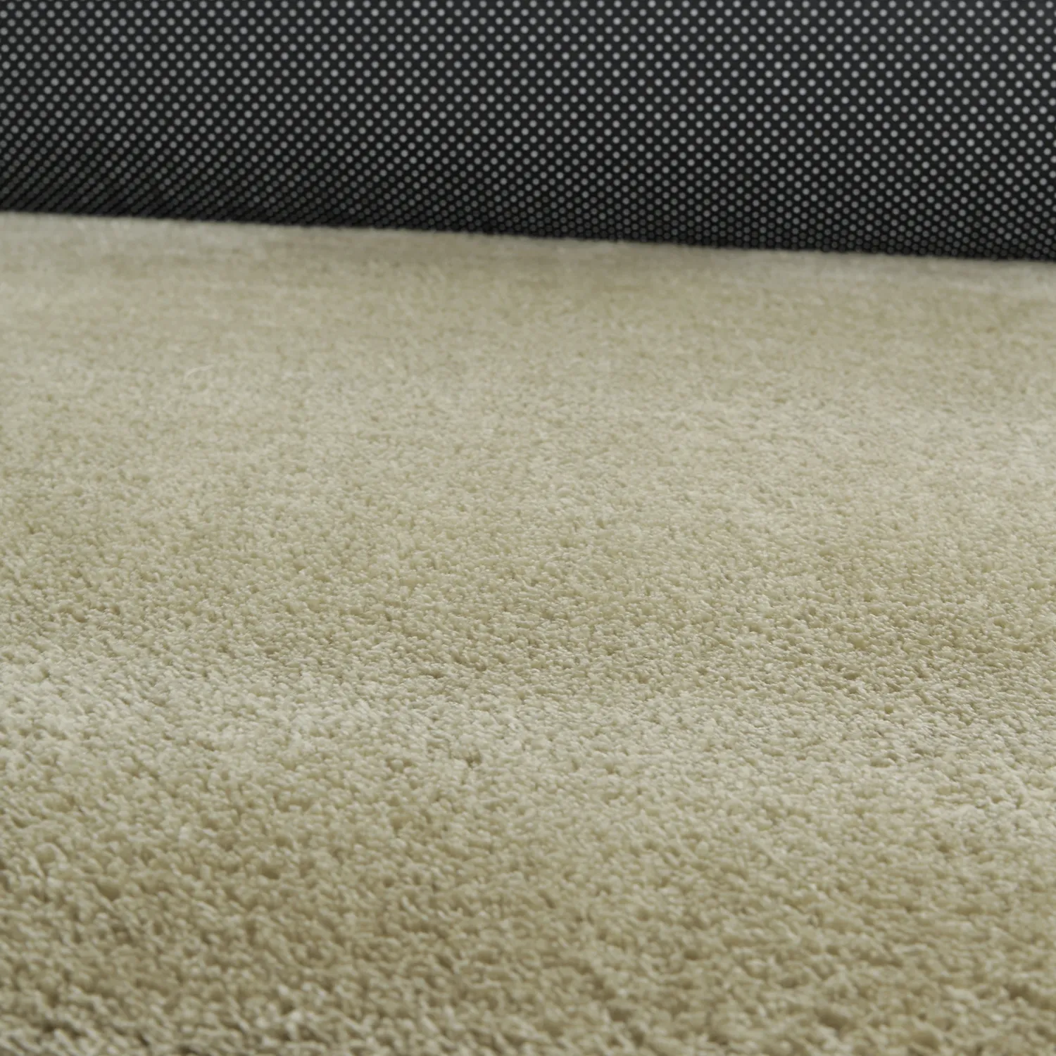 Tapis Shaggy Ondulé Asymétrique - Aranga Super Soft Fur (vert clair)