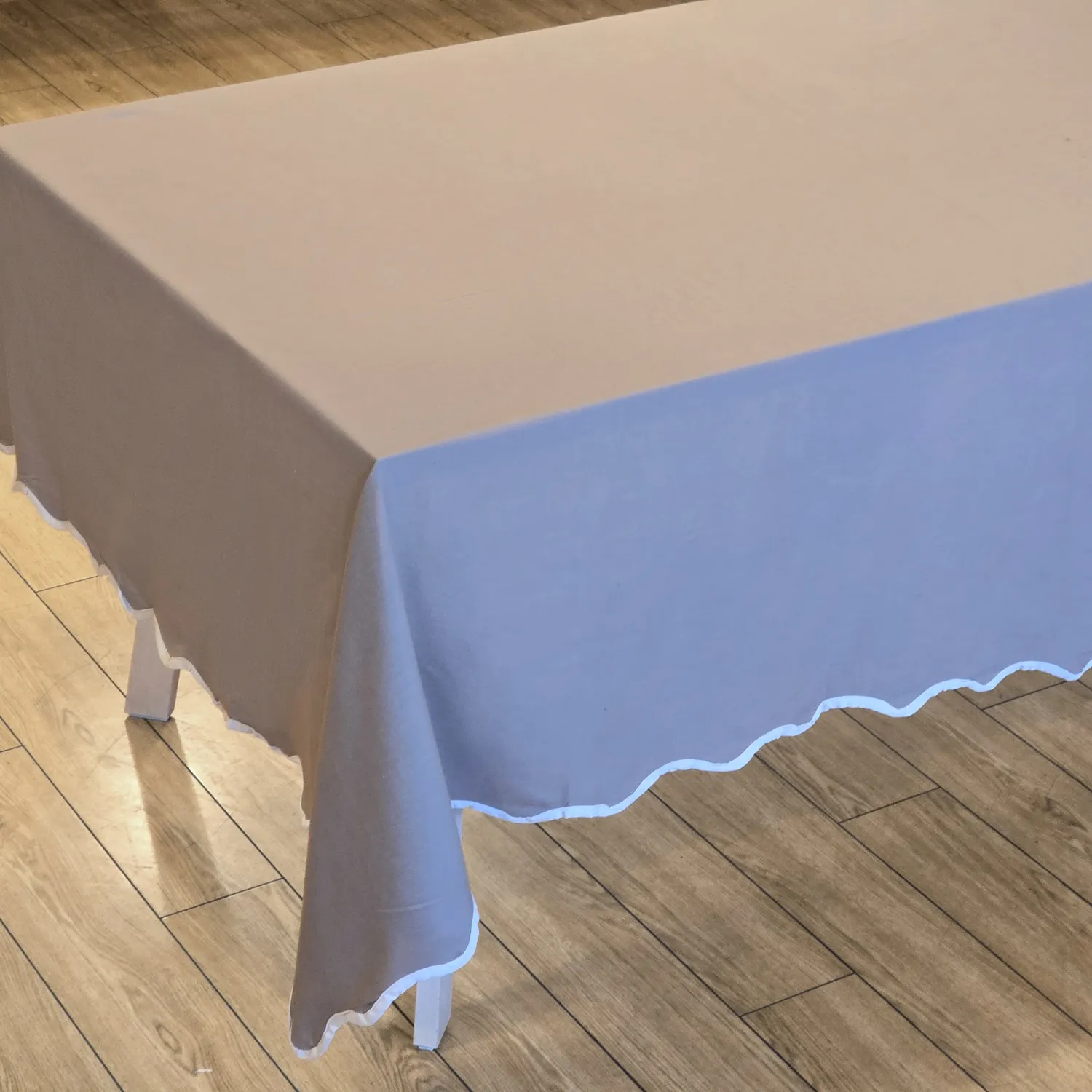 Nappe en coton Yrsa (beige foncé)