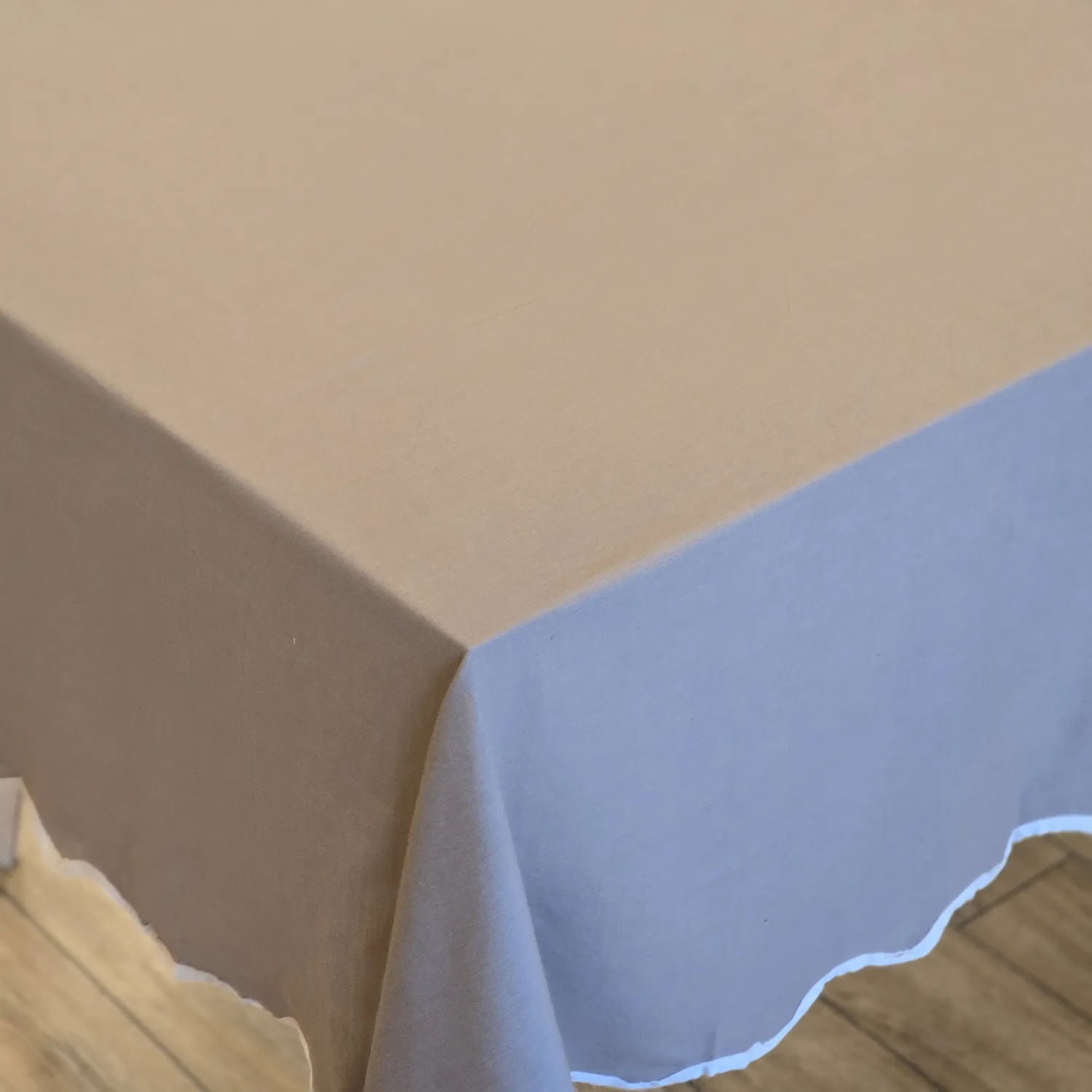 Nappe en coton Yrsa (beige foncé)