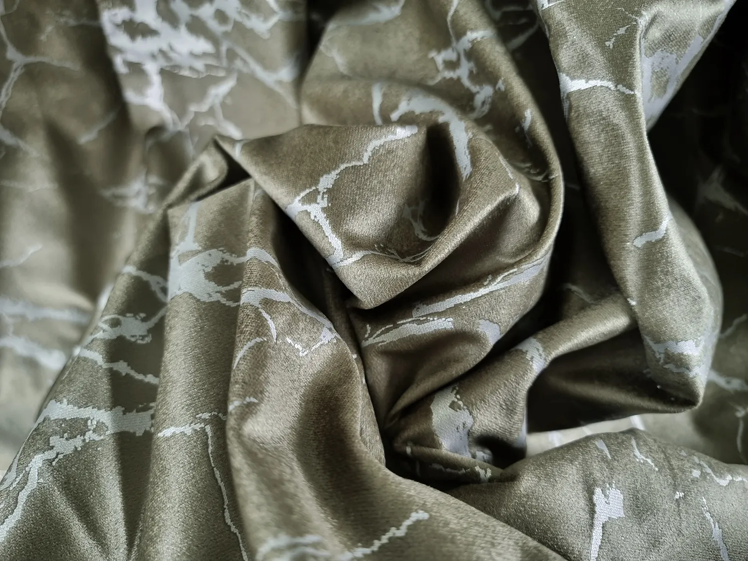 Vorhänge - Samtvorhang Florina (grün)