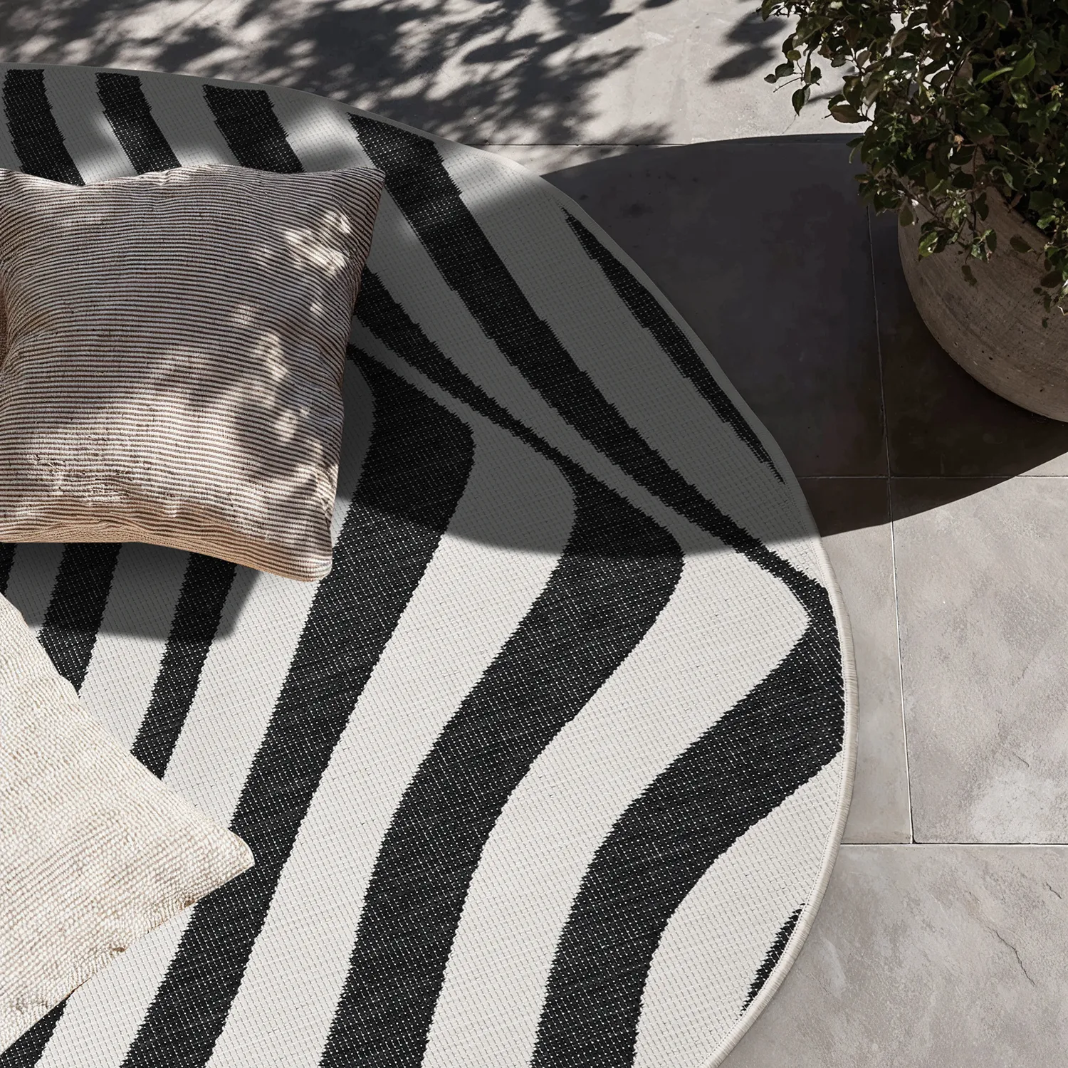 Teppich für innen und außen - utomhusmatta - Remina (schwarz/weiß)