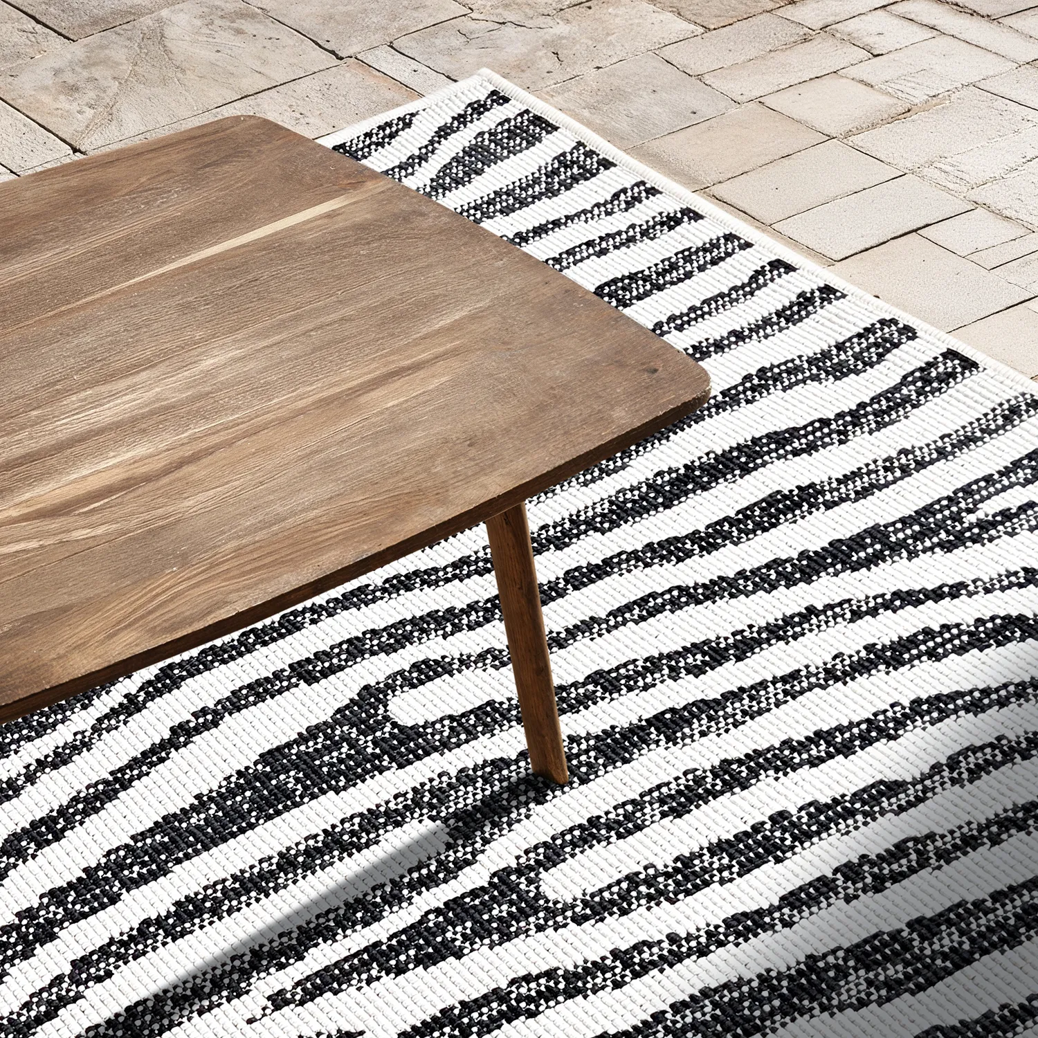 Teppich für innen und außen - utomhusmatta - Vaura (schwarz/weiß)