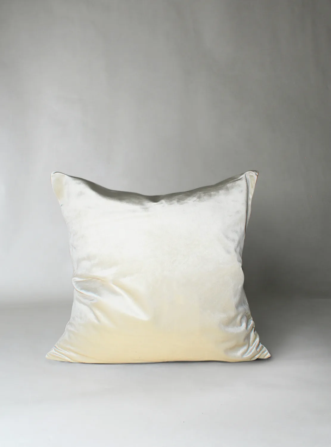 Housse de coussin Marlyn en velours (blanc cassé)
