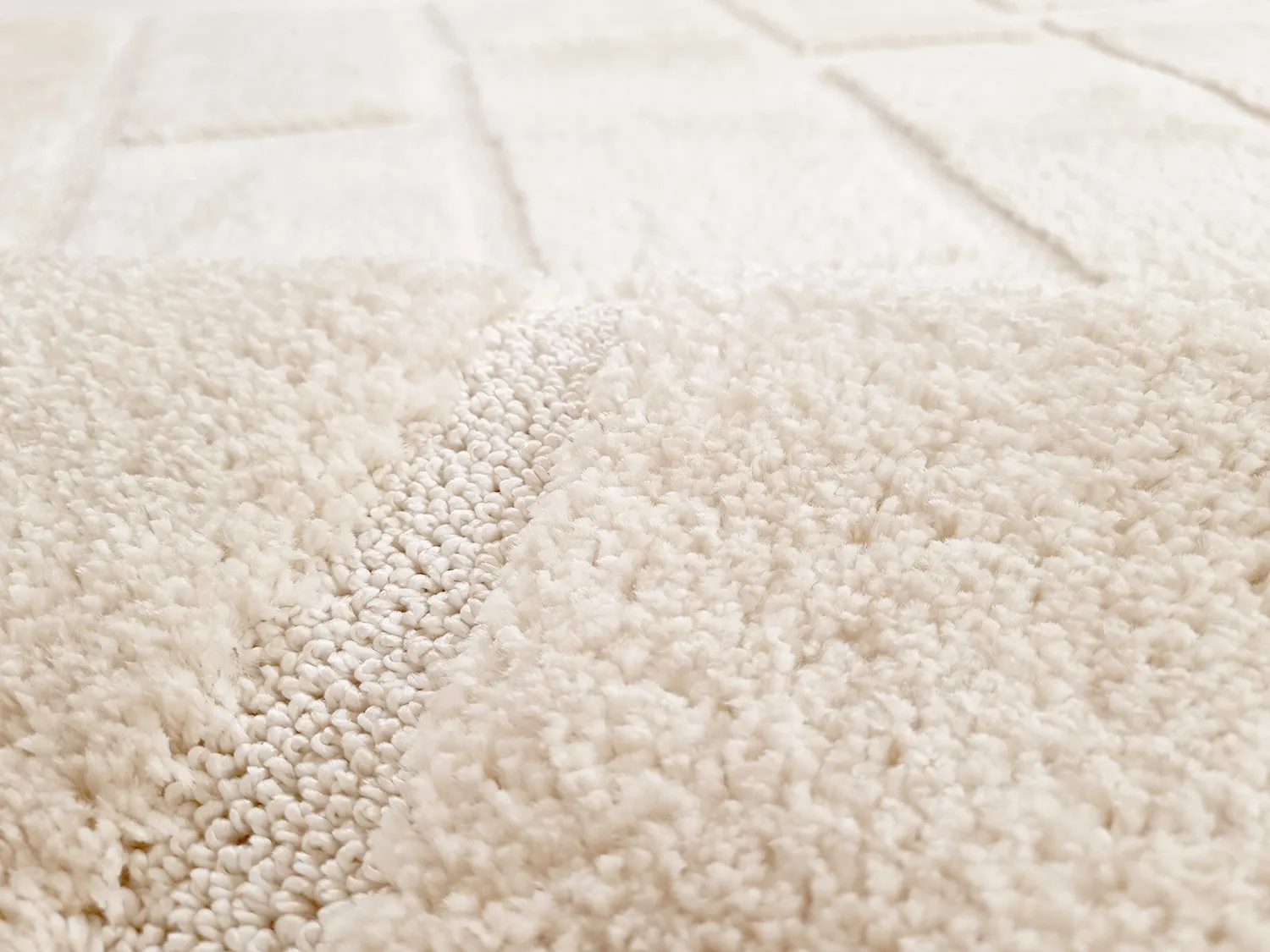 Tapis moelleux - Juna (blanc cassé)